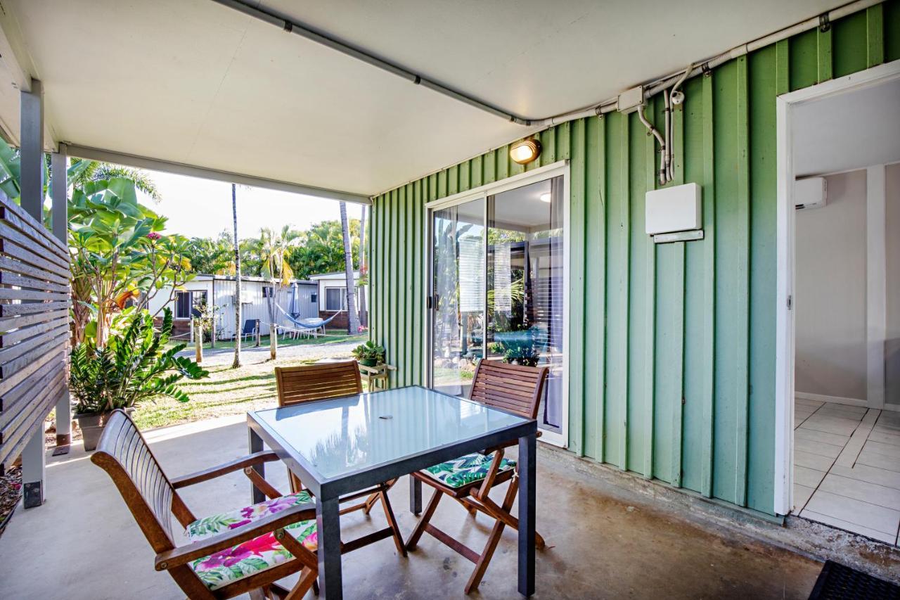 Bush Village Holiday Cabins แอร์ลีบีช ภายนอก รูปภาพ