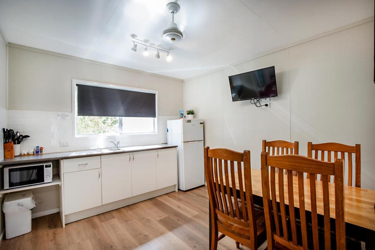 Bush Village Holiday Cabins แอร์ลีบีช ภายนอก รูปภาพ