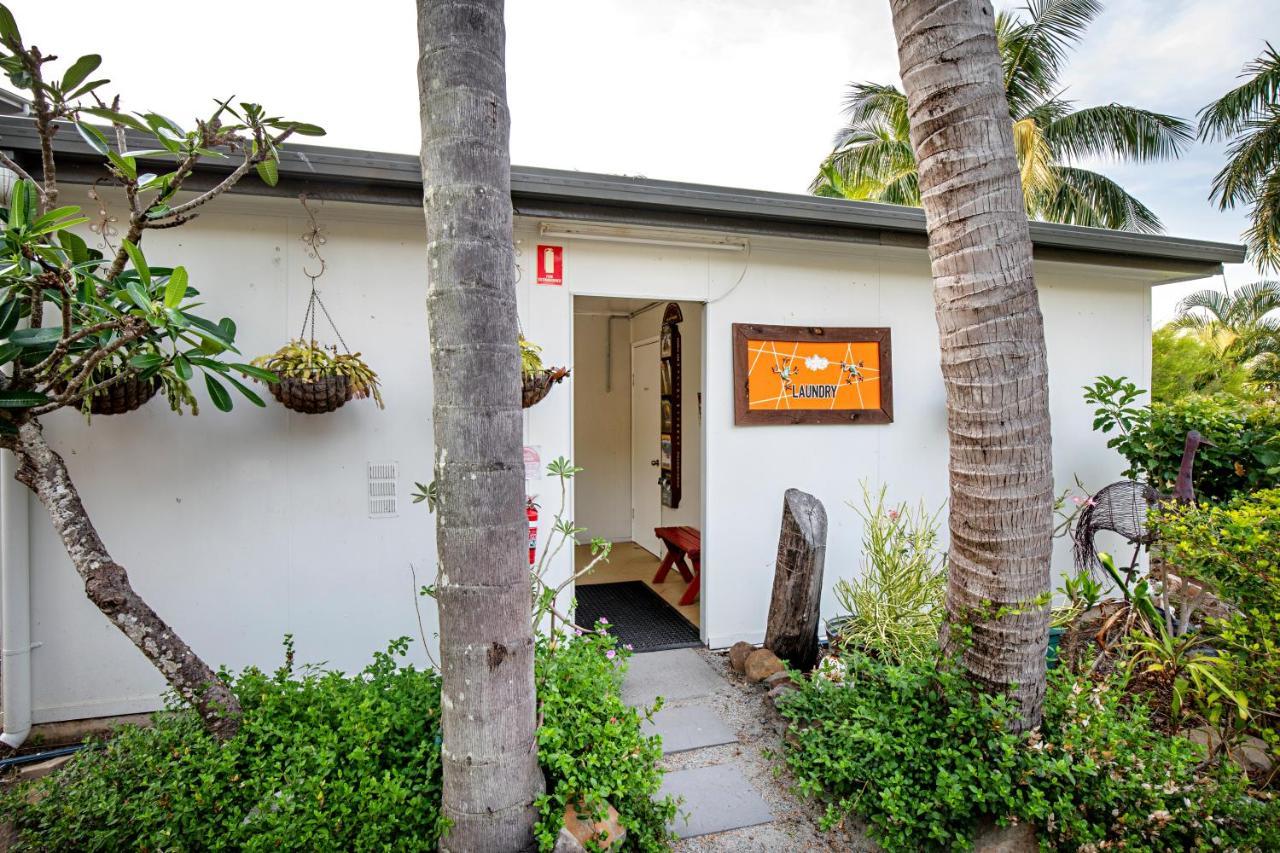 Bush Village Holiday Cabins แอร์ลีบีช ภายนอก รูปภาพ